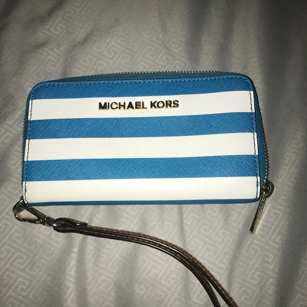 Large leather wallet wristlet
